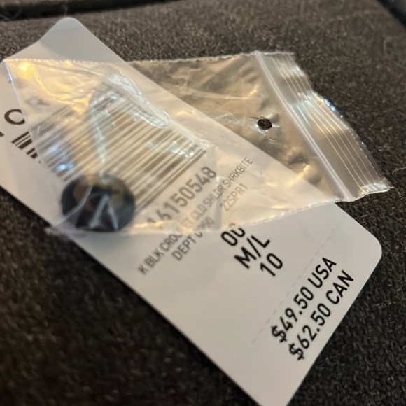 NWT TORRID COLD SHOULDER SHARKBITE HEM TOP 🔥🔥🔥 - Picture 8 of 8